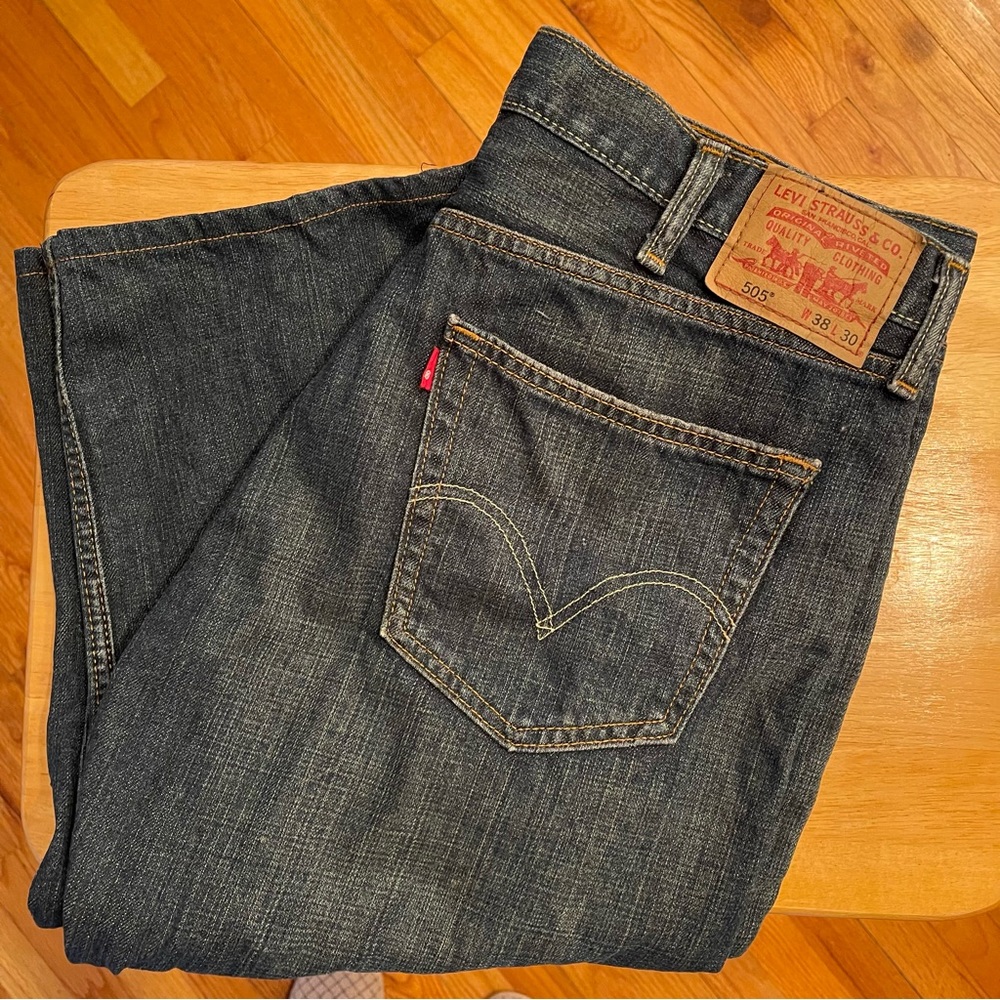 Levi Strauss 505 Straight leg Dark Blue Wash Jeans.